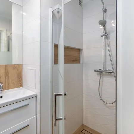 Kolobrzeg Apartament Towarowa By Renters Апартаменти *