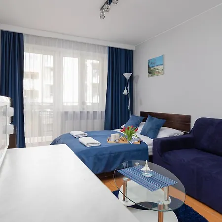 Апартаменти Kolobrzeg Apartament Towarowa By Renters Колобжег